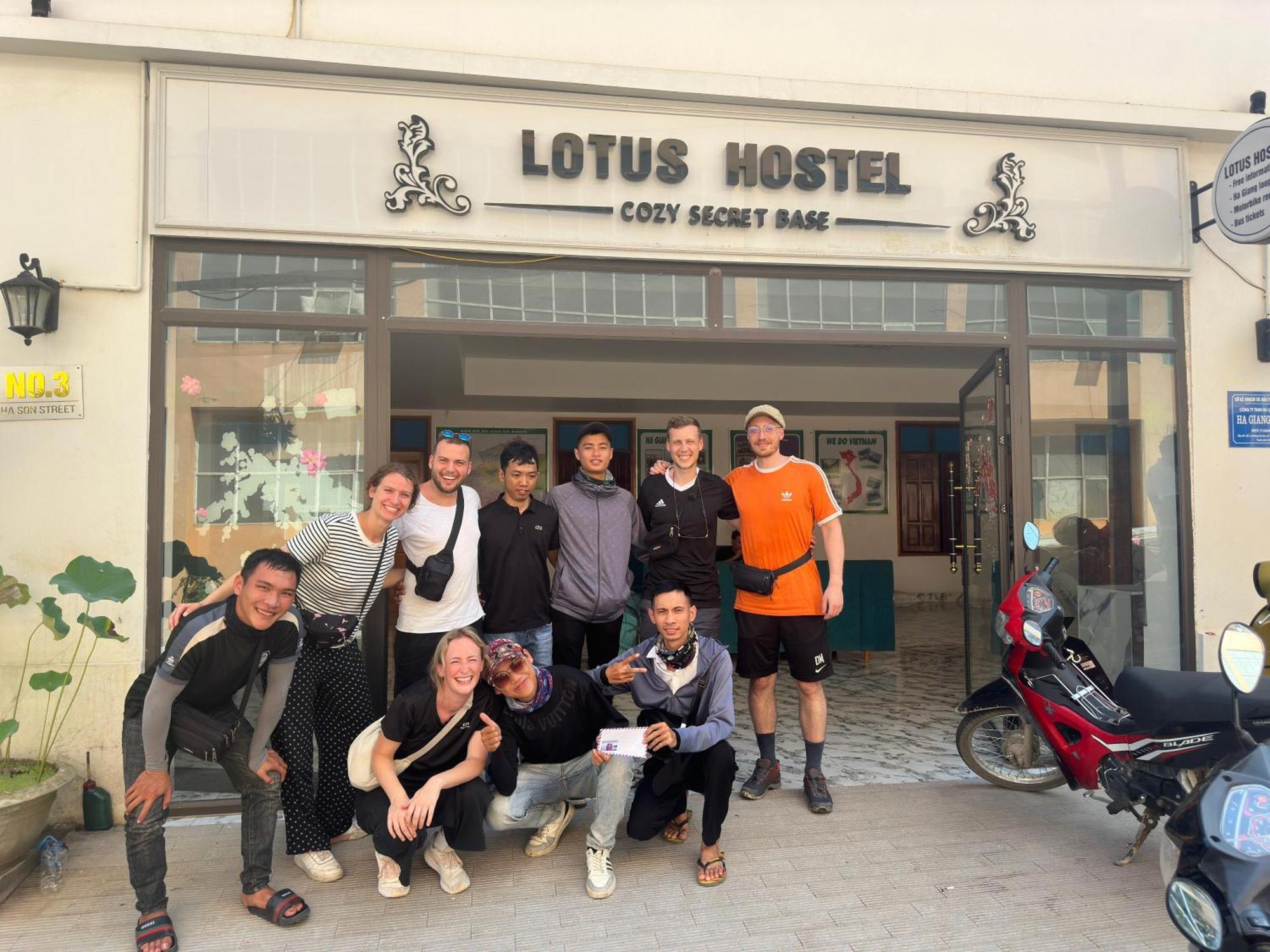 Ha Giang Lotus Hostel Motorbikes Tours Ngoại thất bức ảnh